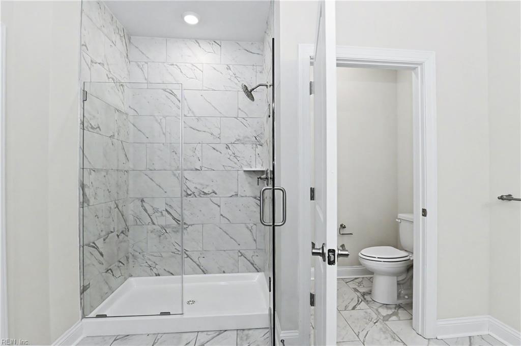 2114 Edwin Dr Property Photo 18