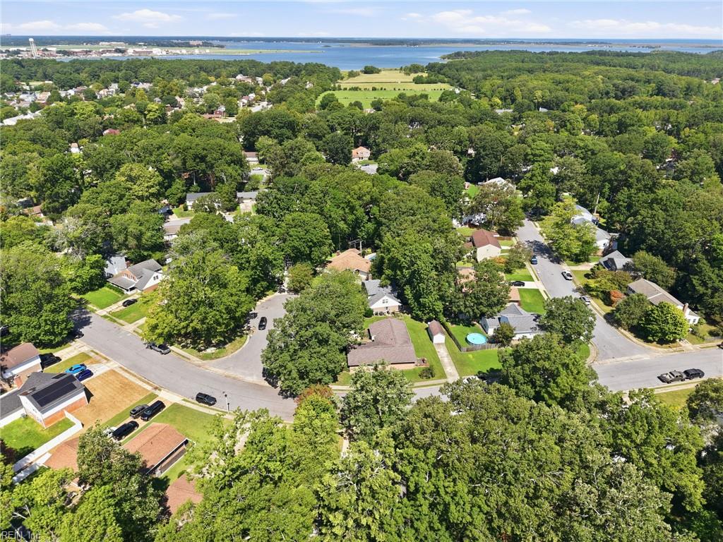 1050 Windjammer Dr Property Photo 4