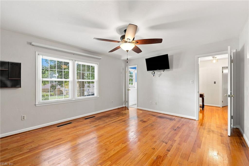 1050 Windjammer Dr Property Photo 32