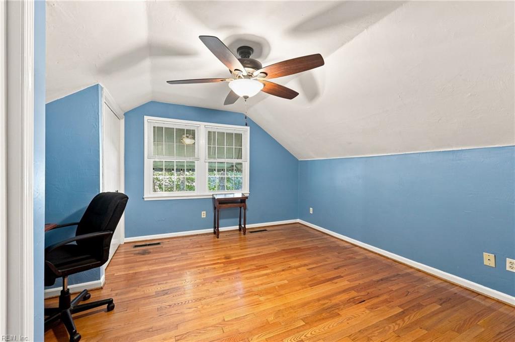 1050 Windjammer Dr Property Photo 35