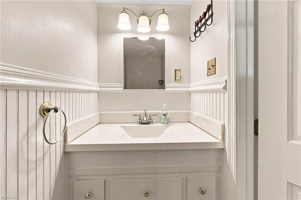 1050 Windjammer Dr Property Photo 40