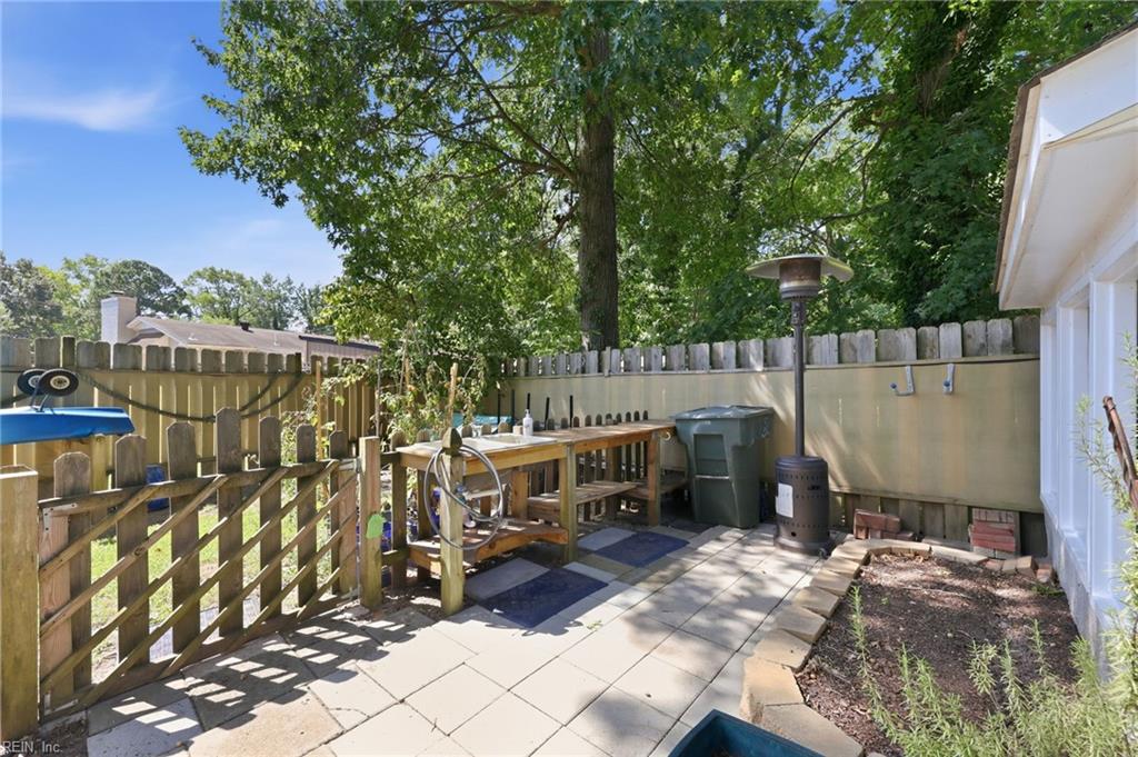 1050 Windjammer Dr Property Photo 42