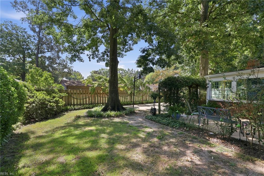 1050 Windjammer Dr Property Photo 45