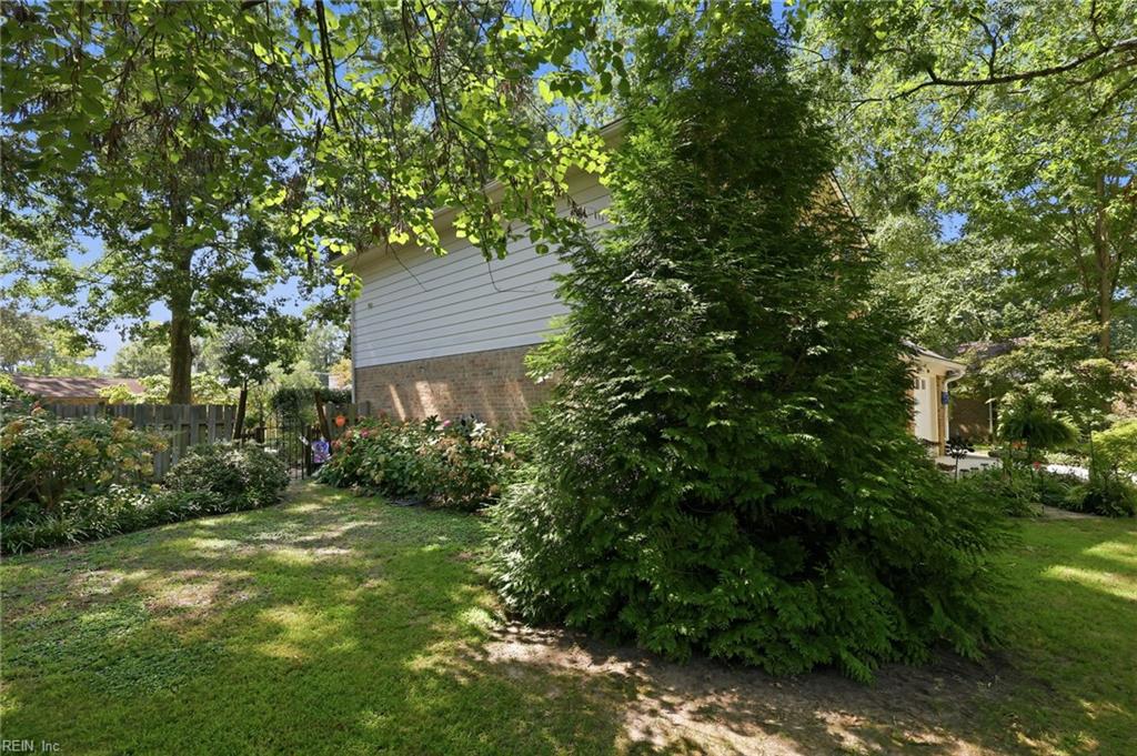 1050 Windjammer Dr Property Photo 46
