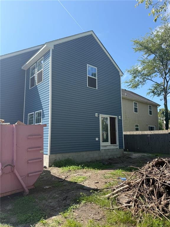 1215 33rd St Property Photo 3