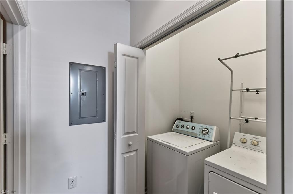 1621 Brimington Ln Property Photo 17