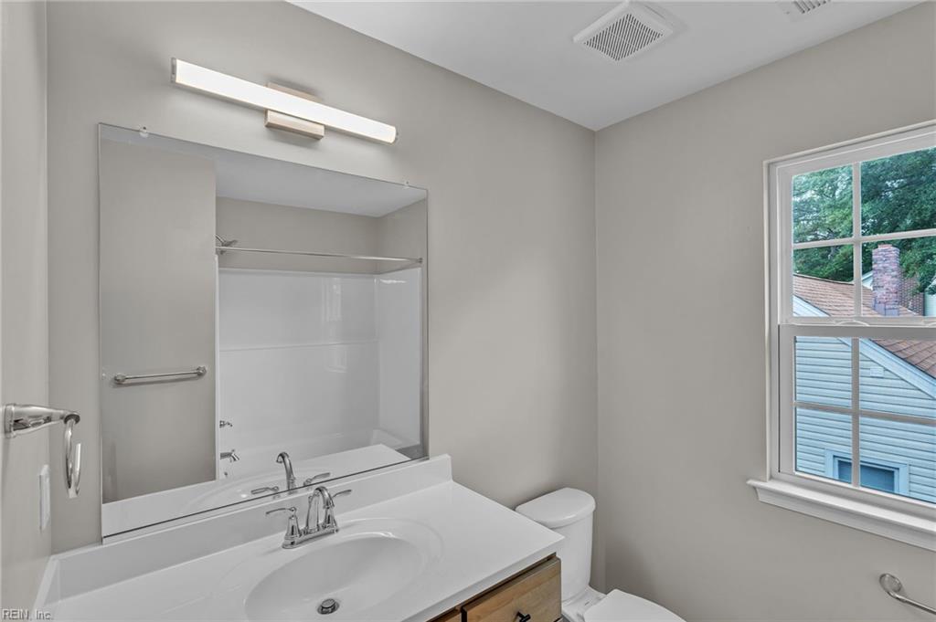 105 Franklin Ave Property Photo 31