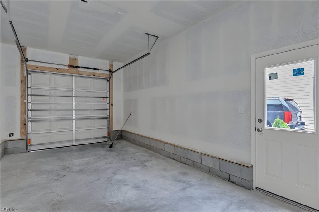 105 Franklin Ave Property Photo 43