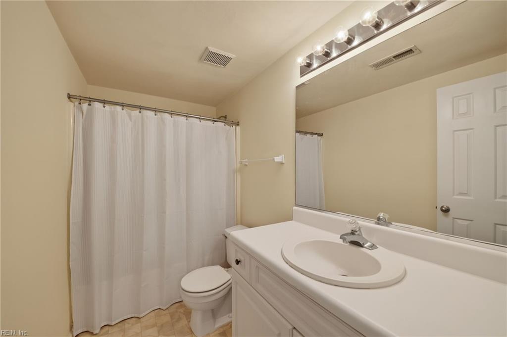 401 Hidden Shores Ct Property Photo 22