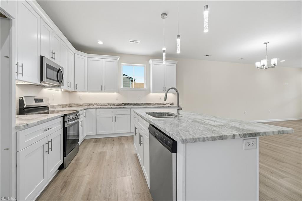 9607 12th Bay St Property Photo 14