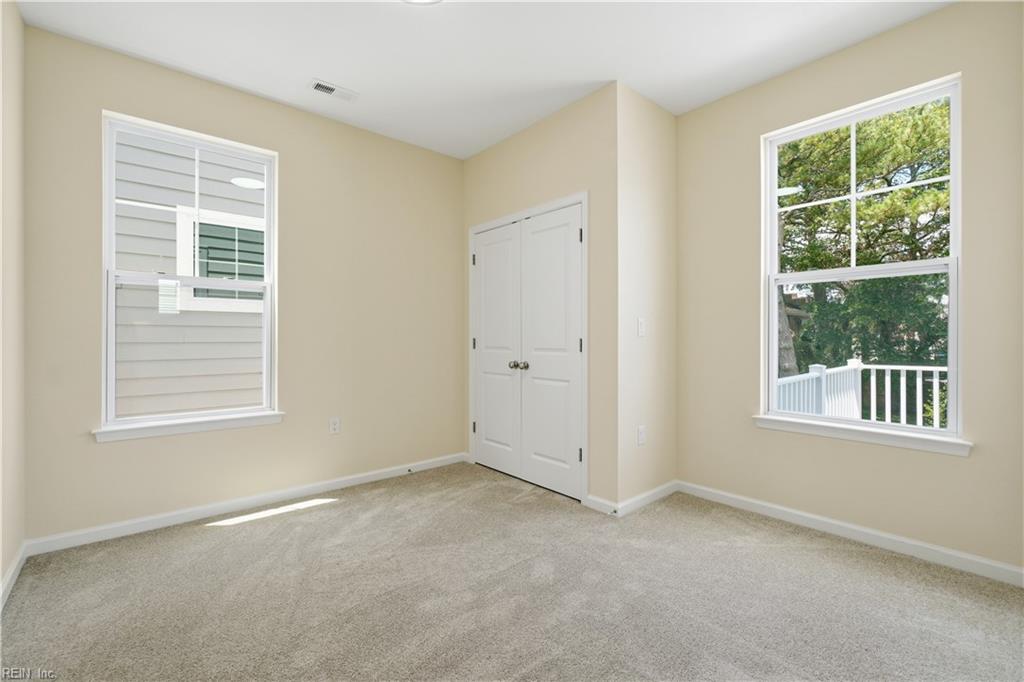 9607 12th Bay St Property Photo 30