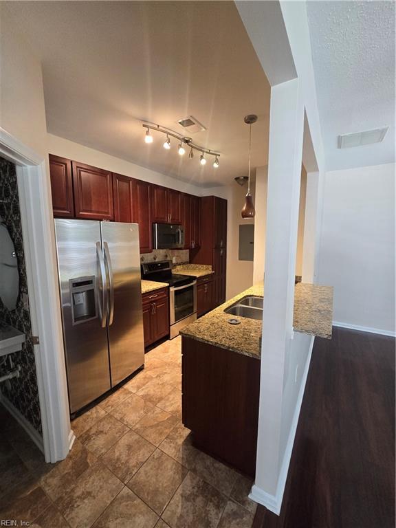 2401 Wessington Dr Property Photo 8