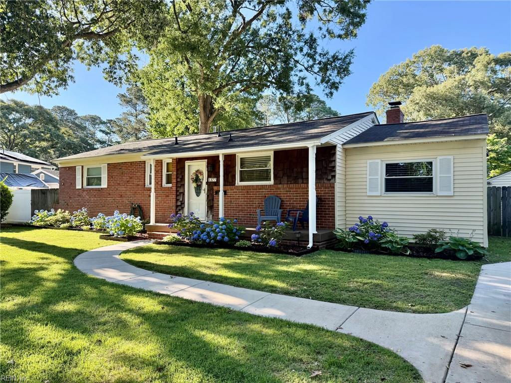 1377 Bailey St Property Photo 2