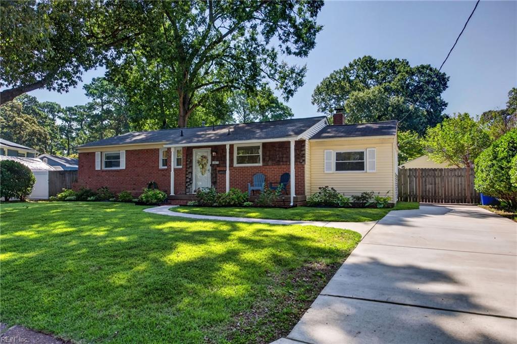 1377 Bailey St Property Photo 3