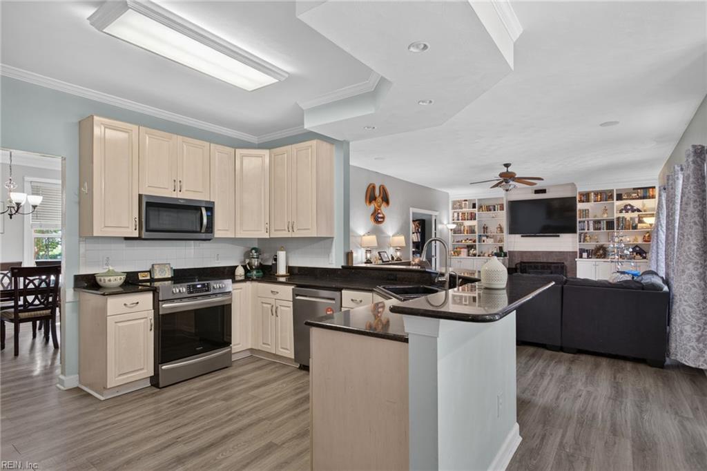 700 Sarasota Arch Property Photo 5