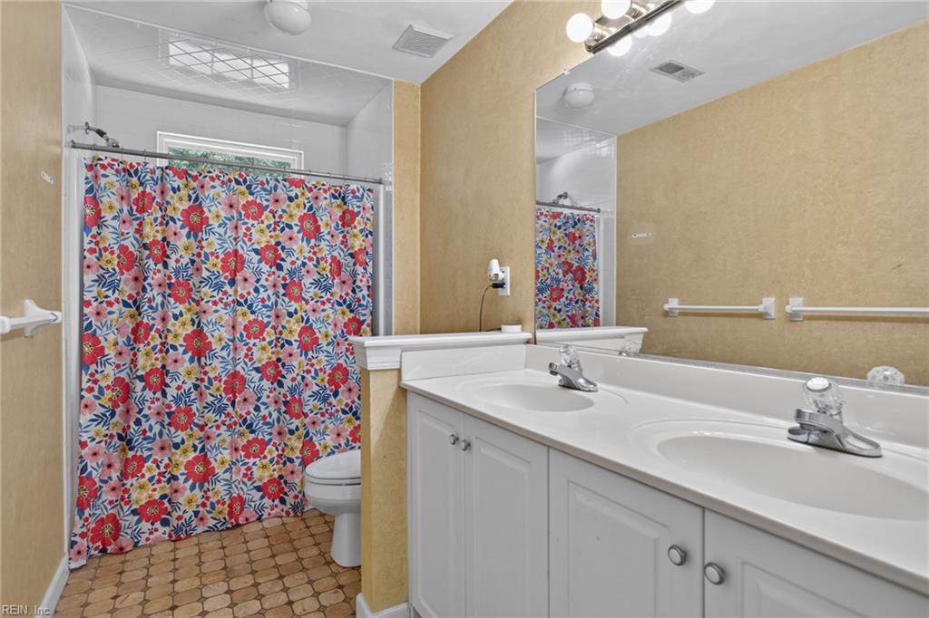 700 Sarasota Arch Property Photo 10