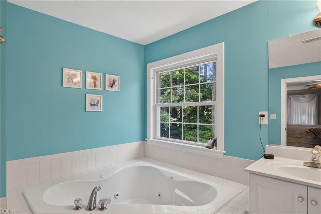 700 Sarasota Arch Property Photo 23
