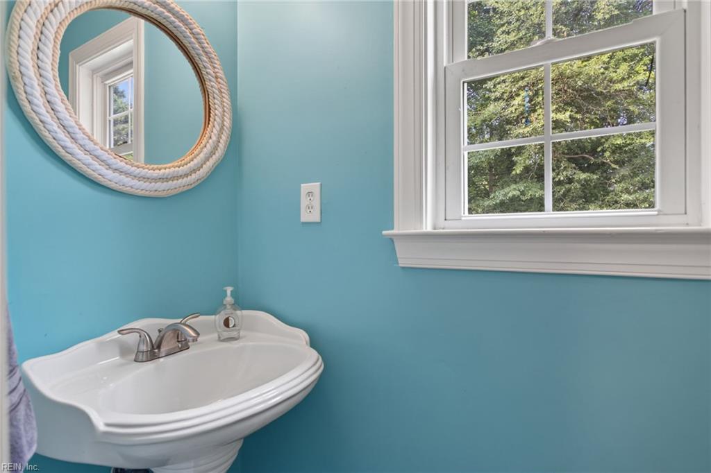 700 Sarasota Arch Property Photo 29