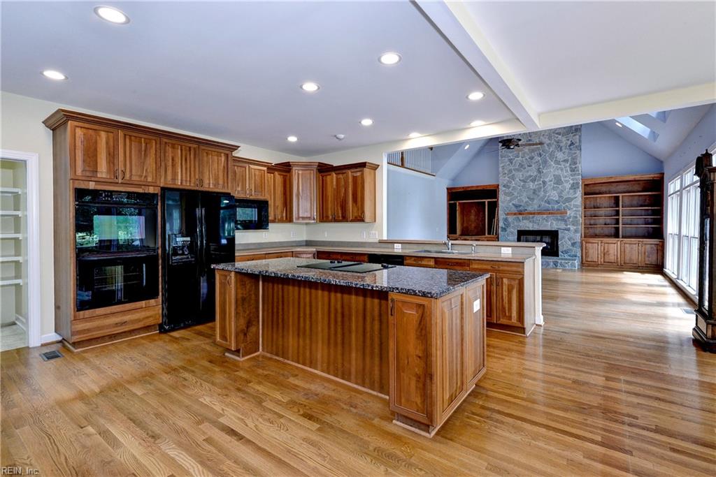 117 Hollinwell Property Photo 3