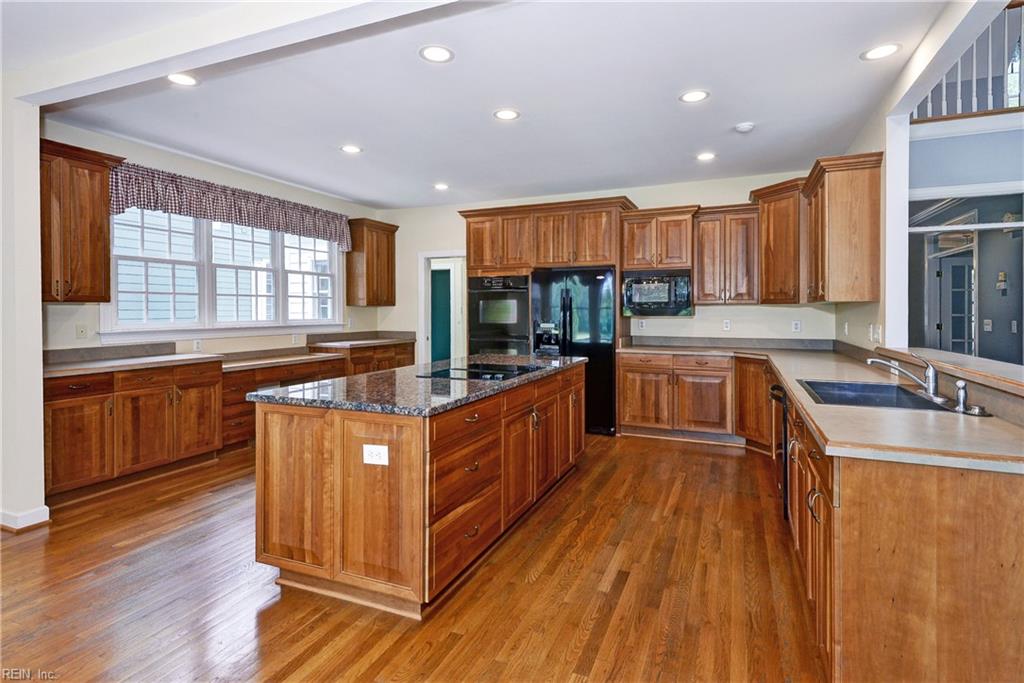 117 Hollinwell Property Photo 12
