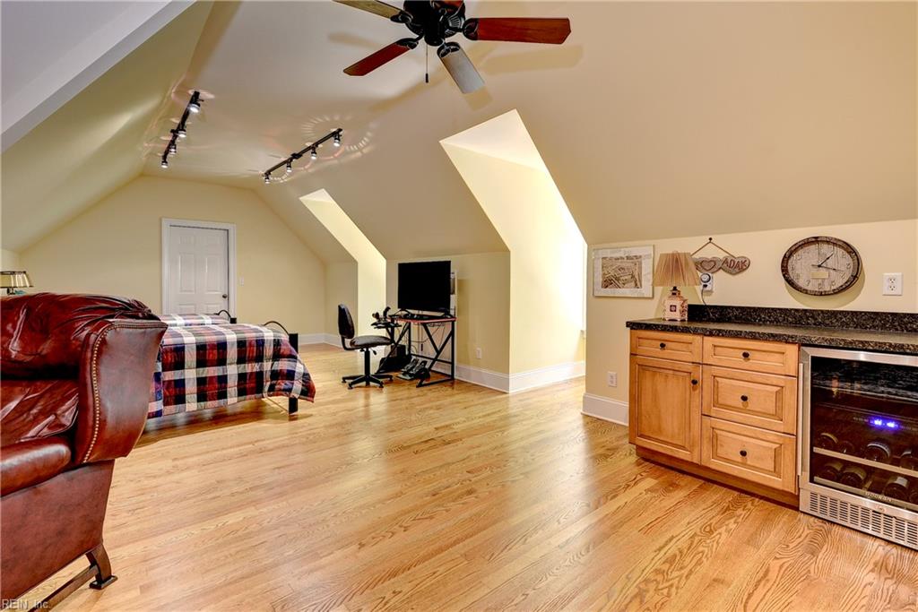 140 Eastbury Property Photo 31