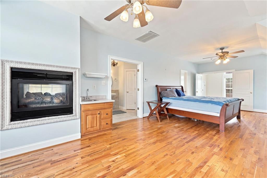 120 Martin Ln Property Photo 32