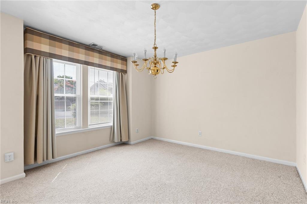 5565 Port Royal Dr Property Photo 5