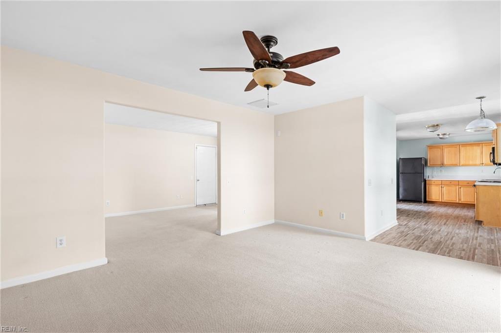 5565 Port Royal Dr Property Photo 11