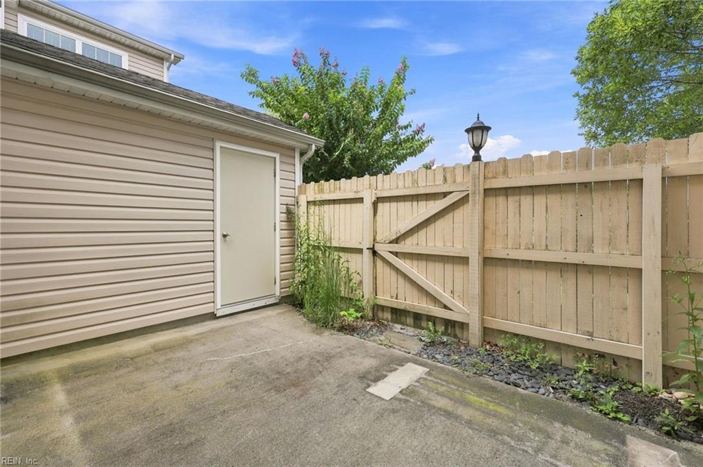 1519 Rollesby Way Property Photo 35