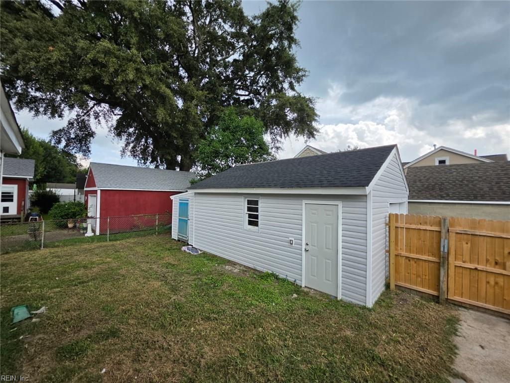 4523 Columbia St Property Photo 15