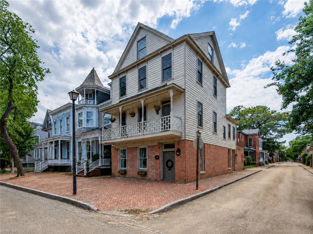 400 Court St Property Photo 2