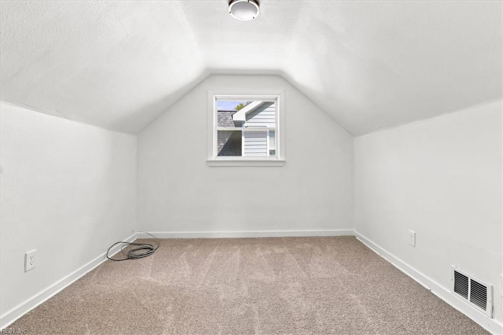 1313 Paul St Property Photo 27