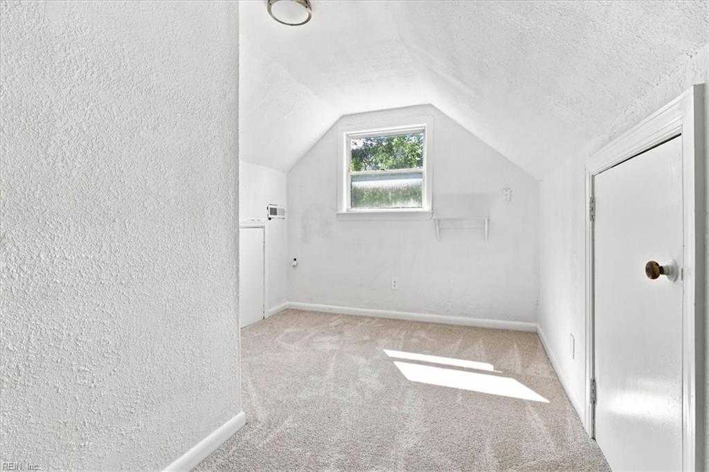 1313 Paul St Property Photo 29