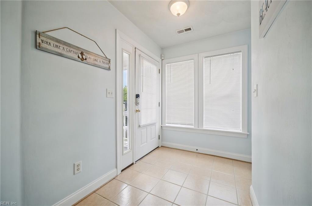 9545 20th Bay St Property Photo 6
