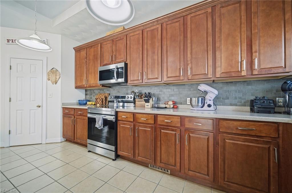 9545 20th Bay St Property Photo 15