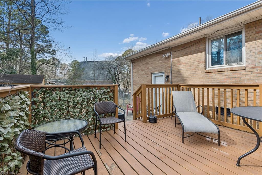 118 Winston Dr Property Photo 30
