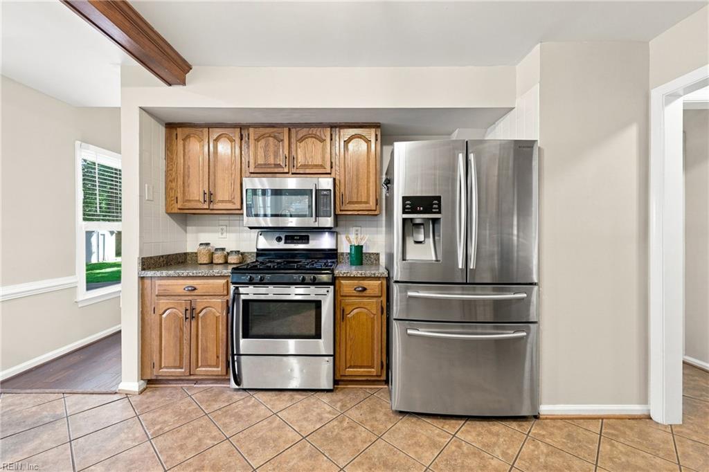 2009 Thoroughbred Dr Property Photo 12
