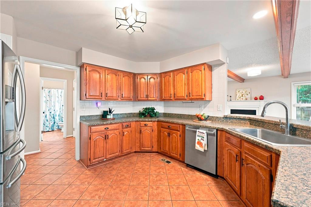 2009 Thoroughbred Dr Property Photo 13