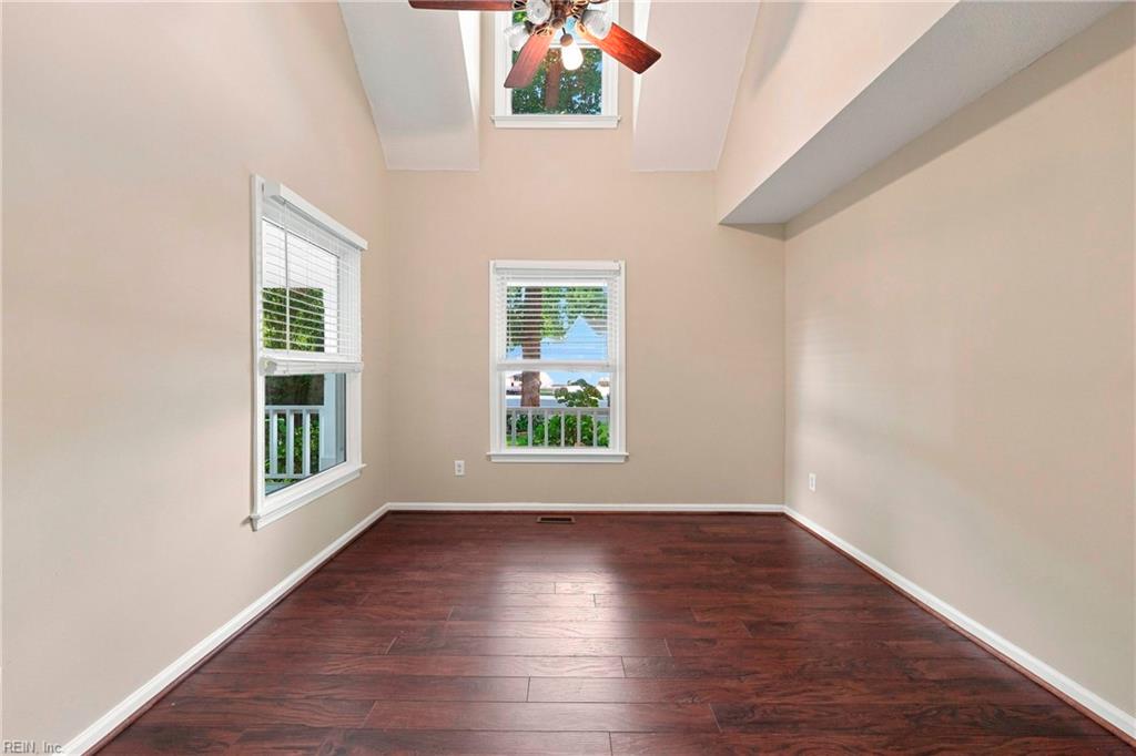 2009 Thoroughbred Dr Property Photo 22