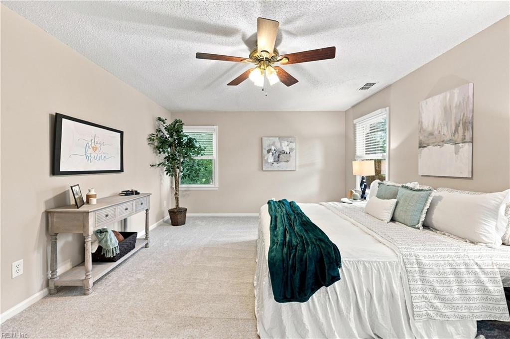 2009 Thoroughbred Dr Property Photo 27