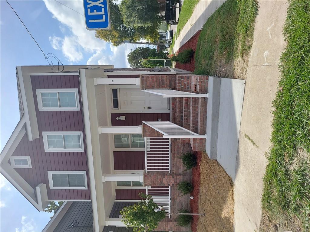901 S Lexington St Property Photo 1