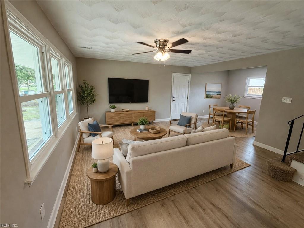 1772 Kingsway Rd Property Photo 3