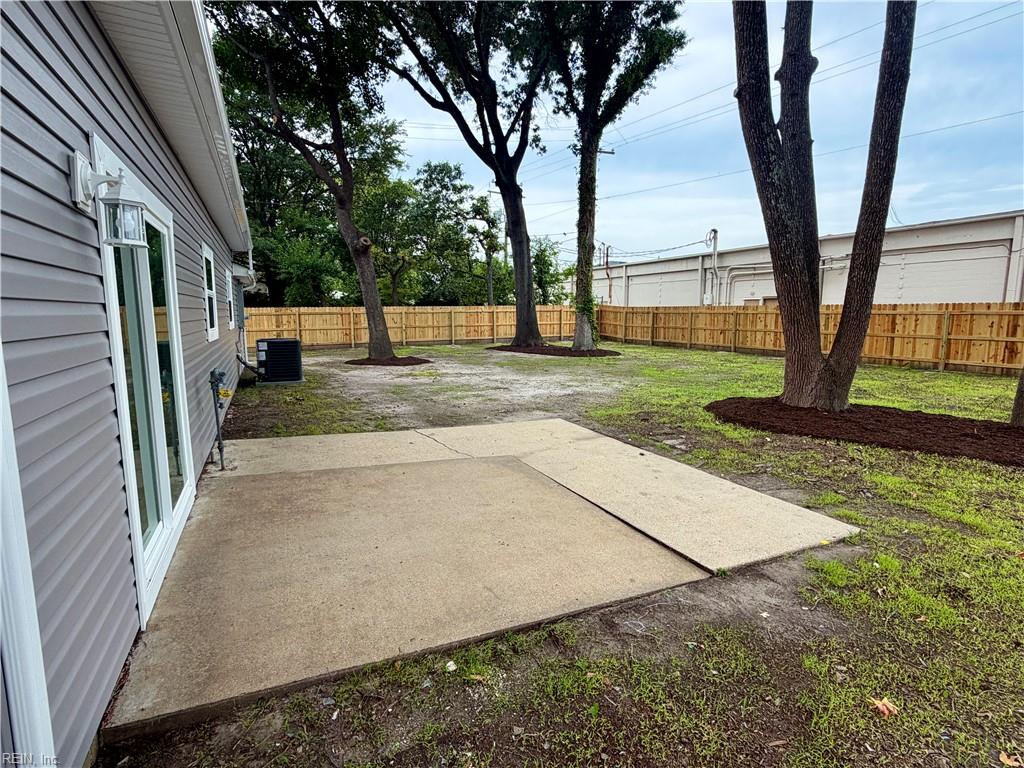 1772 Kingsway Rd Property Photo 24