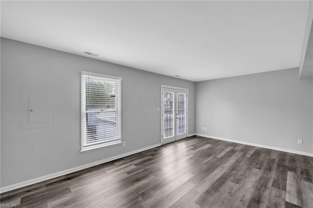 4415 King St Property Photo 7