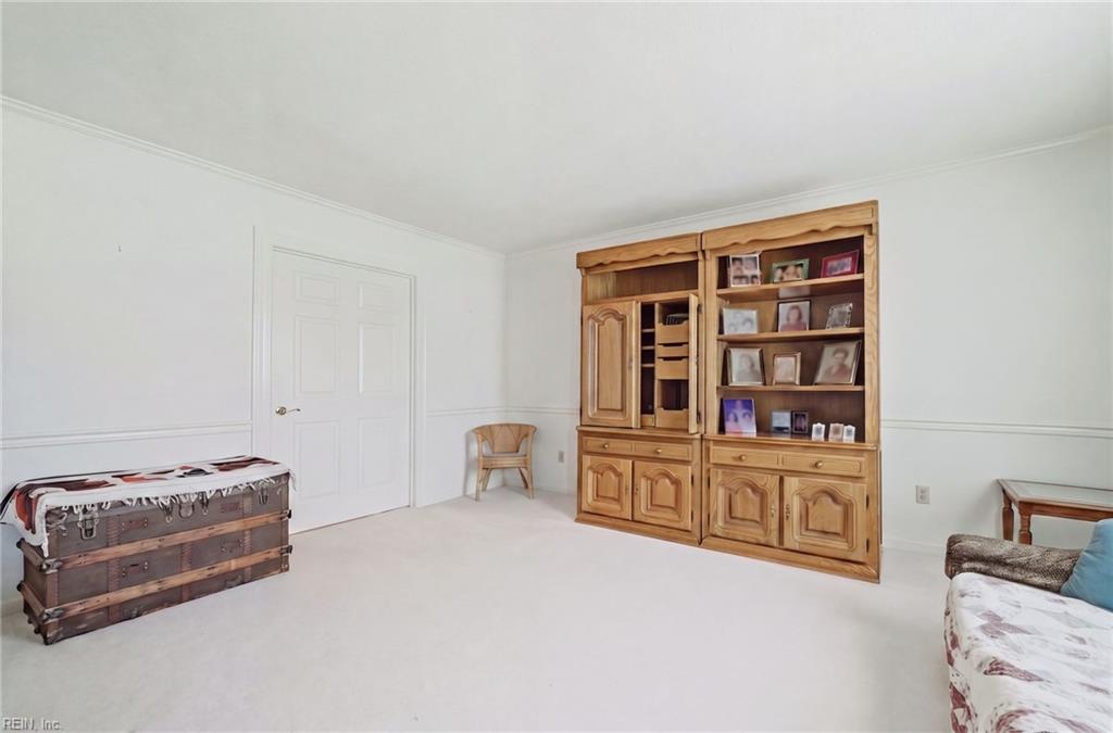 211 Woodburn Dr Property Photo 5