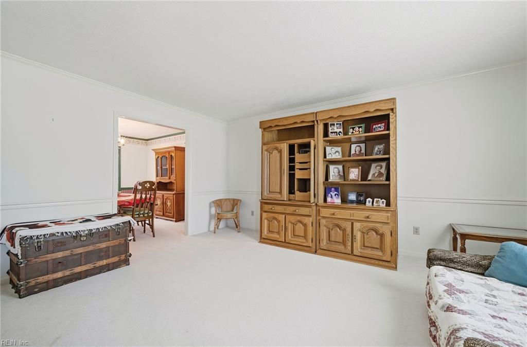 211 Woodburn Dr Property Photo 6