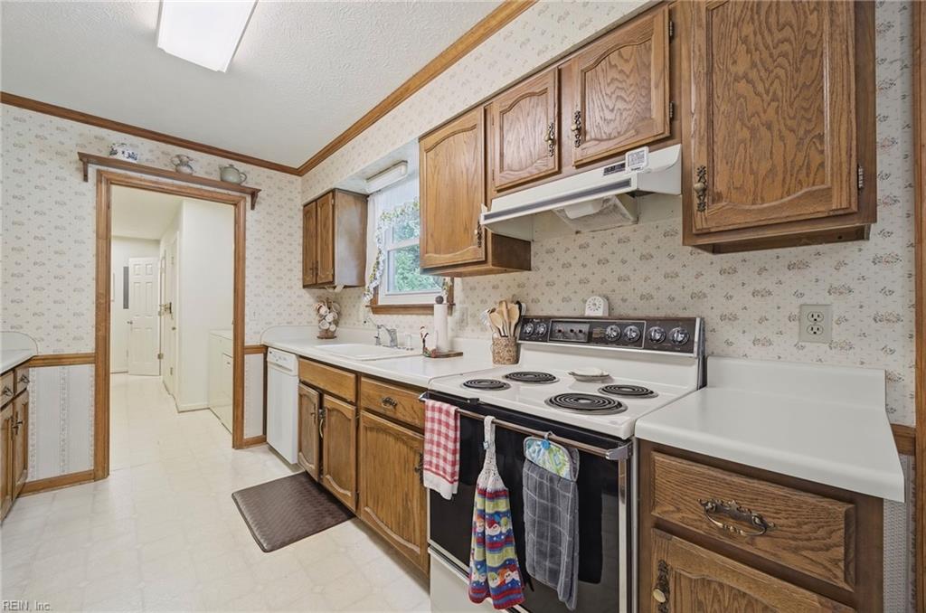 211 Woodburn Dr Property Photo 16