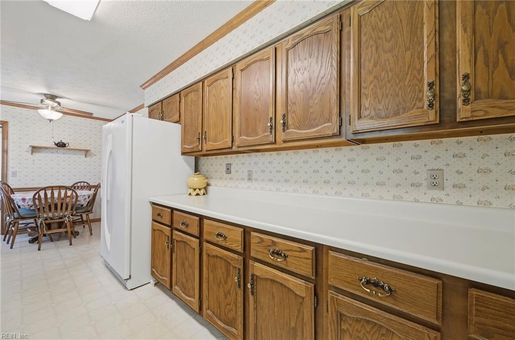 211 Woodburn Dr Property Photo 18