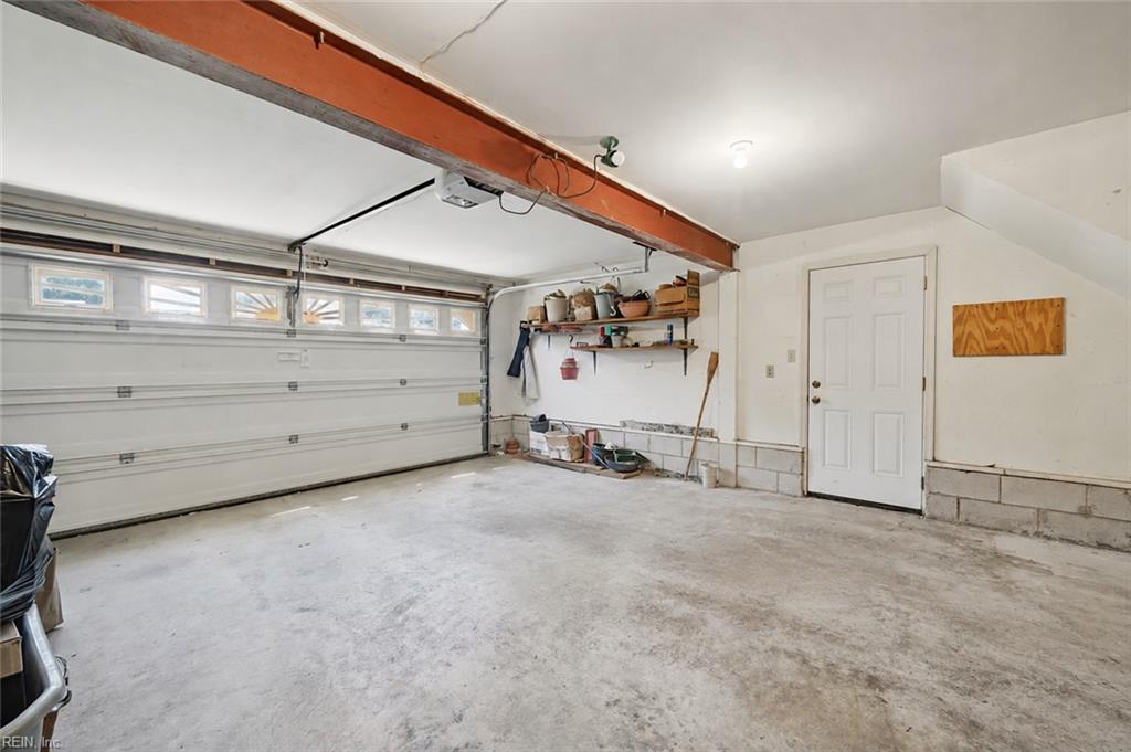 211 Woodburn Dr Property Photo 34