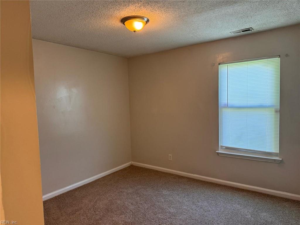 5212 Kennebeck Ave Property Photo 8